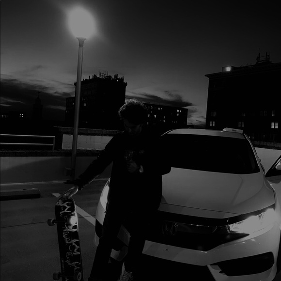 Meet your Posher, Brandon - Picture 5 of 6